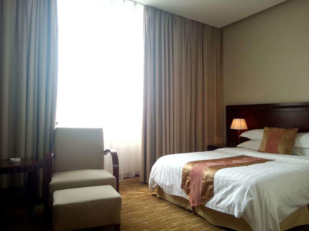 Century Hotel 타이창 객실 사진