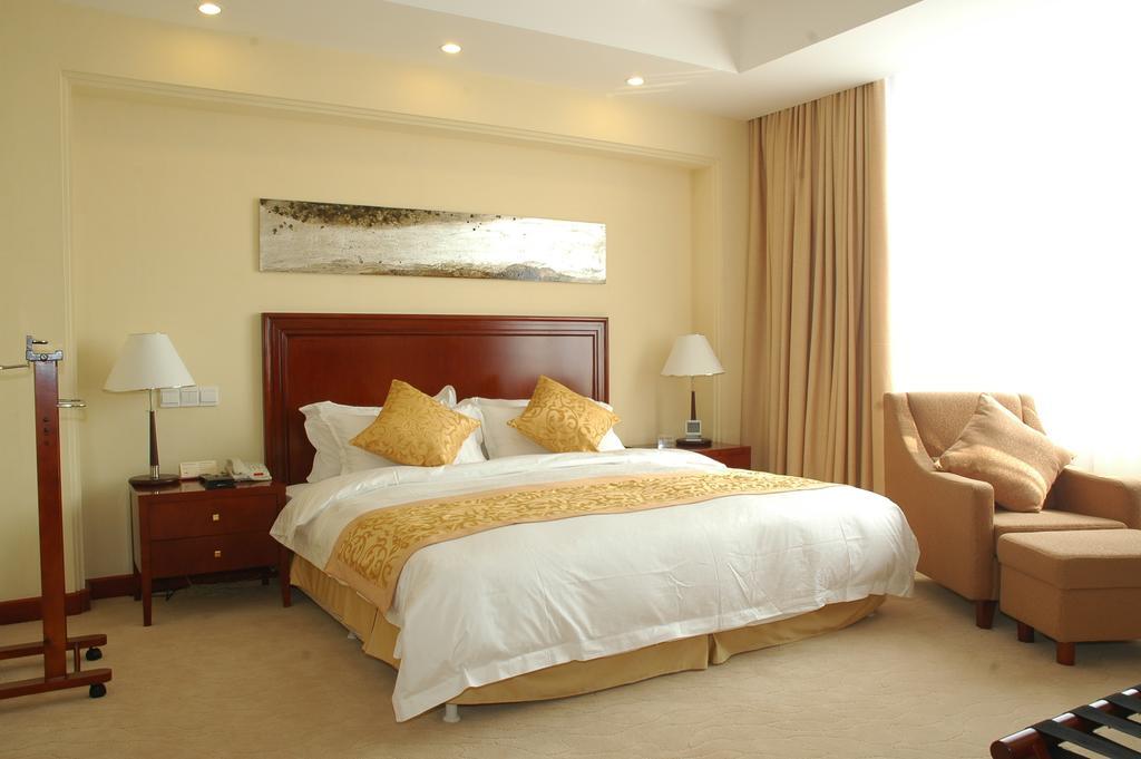 Century Hotel 타이창 객실 사진