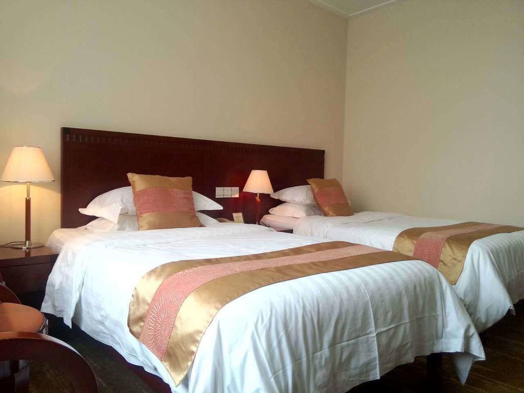 Century Hotel 타이창 객실 사진
